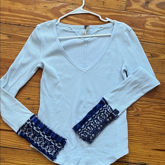 We The Free Long Sleeve V-Neck Top - Light Blue and Navy - Picture 2 of 5